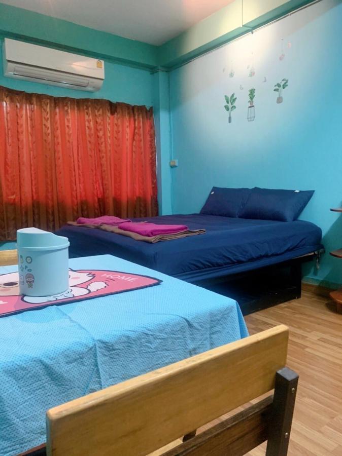 Ying Hostel Банкок Екстериор снимка