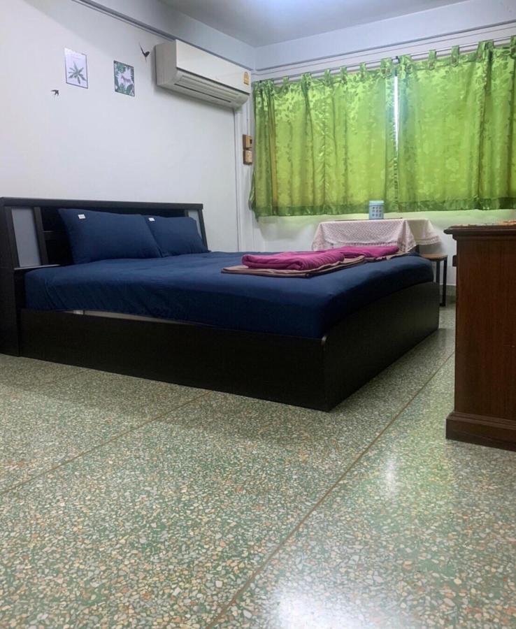 Ying Hostel Банкок Екстериор снимка