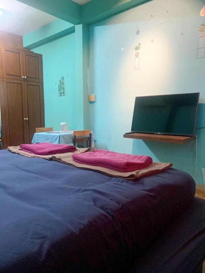 Ying Hostel Банкок Екстериор снимка